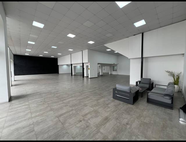 600M² WAREHOUSE TO LET IN FERNDALE